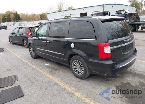 2013 Chrysler Town & Country Touring-L z USA, uszkodzony, nr VIN 2C4RC1CG0DR767260